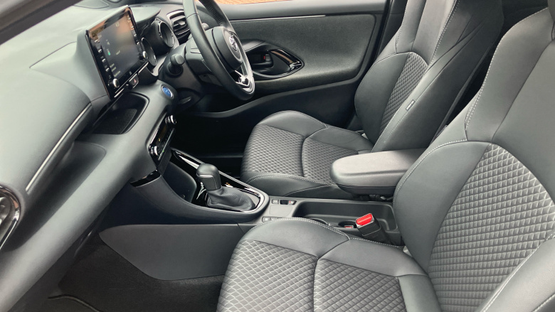 Toyota Yaris 1.5 Hybrid Dynamic 5dr CVT Hybrid Hatchback